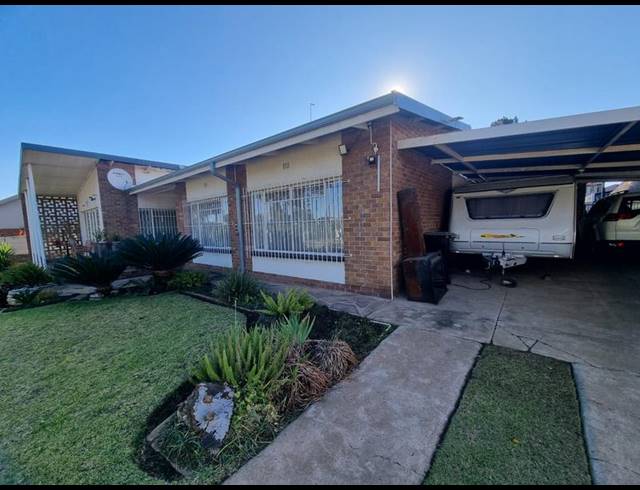 4 BEDROOM HOUSE FOR SALE IN FLORENTIA